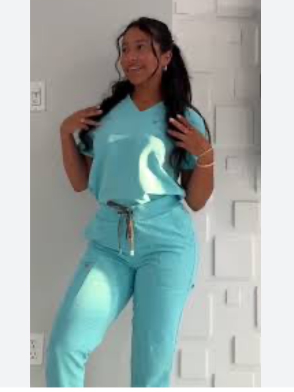 FIGS SET casma top Mint Green V-Neck Scrub and broom skinny yola pant S